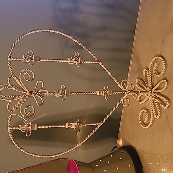 Cute heart-shaped iron picture or card holder display antique look NWT - Picture 1 of 9